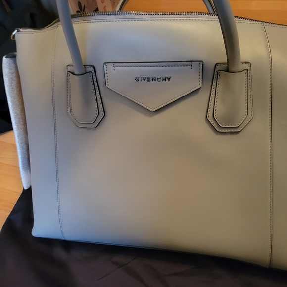 Givenchy medium soft antigona nwt - Picture 12 of 14